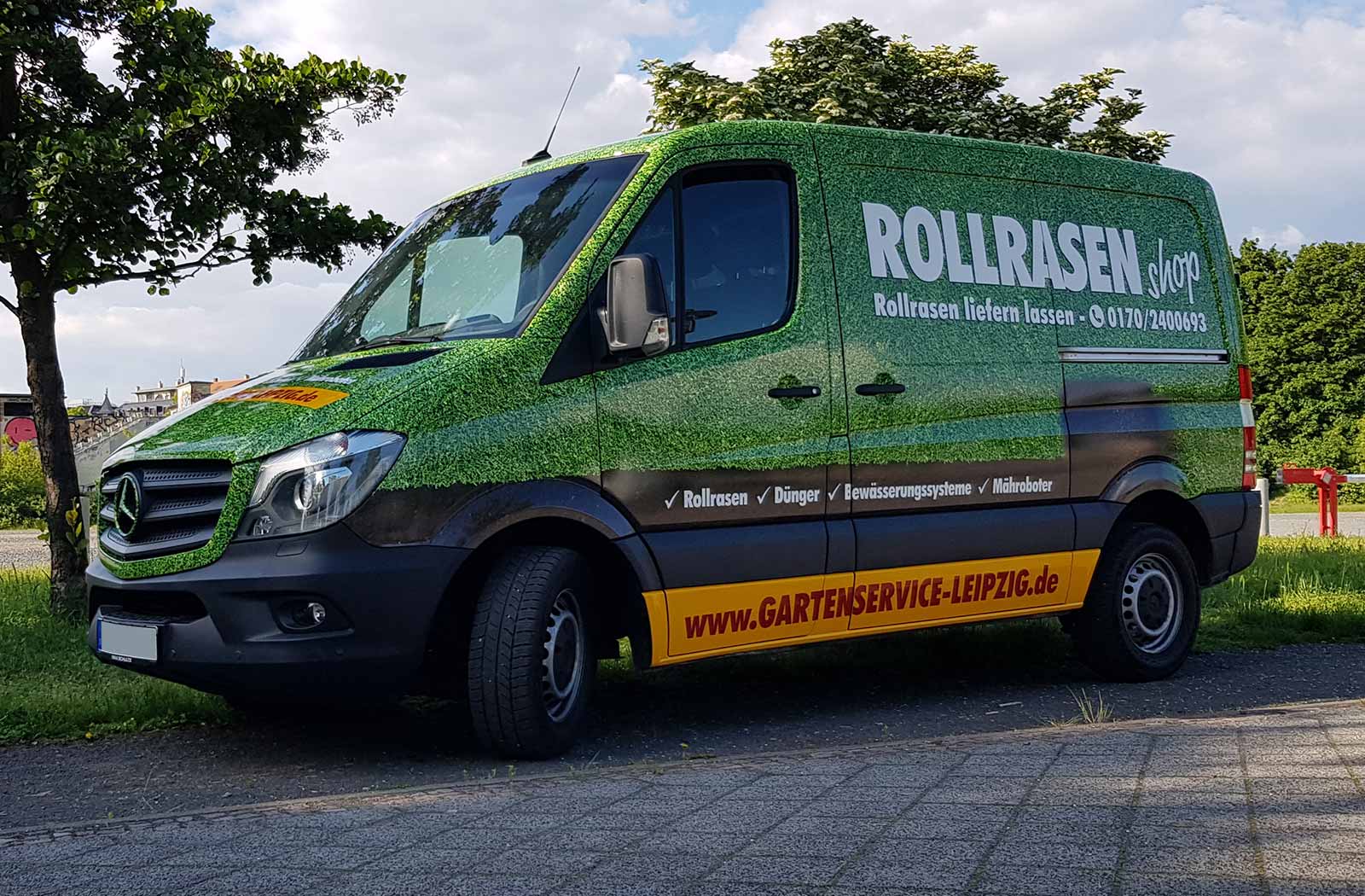 Mercedes-Sprinter-Rollrasen-Digitaldruck-Folierung-01