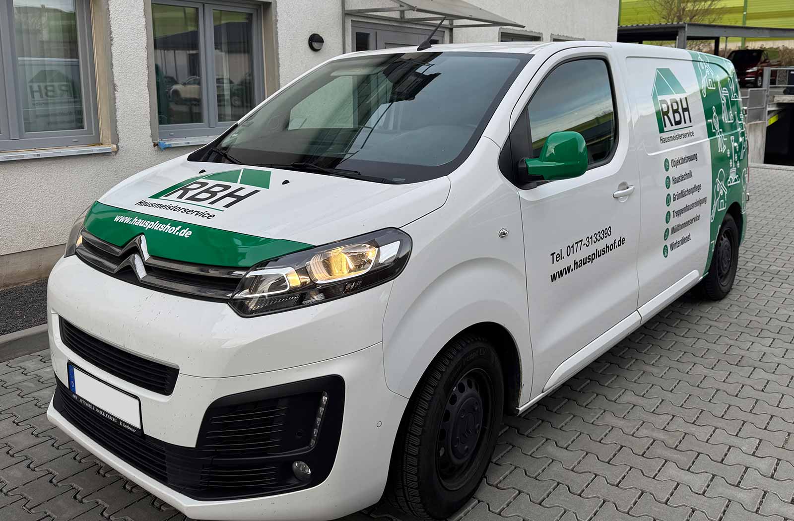 citroen-jumpy-werbebeschriftung-rbh-hausmeister-01