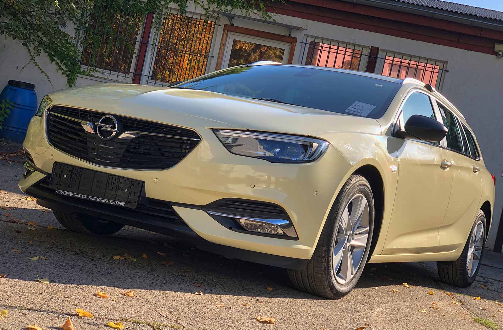 opel-insignia-taxifolierung-kpmf-hellelfenbein-02