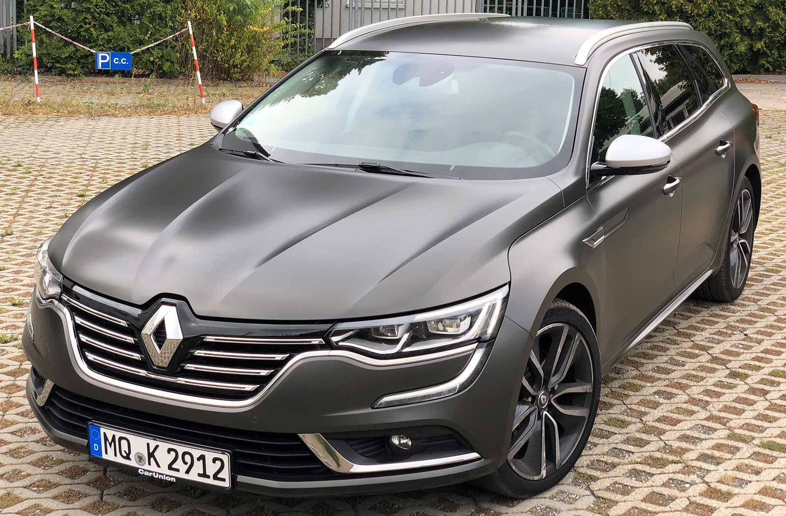 renault-talisman-satin-dark-basalt-01