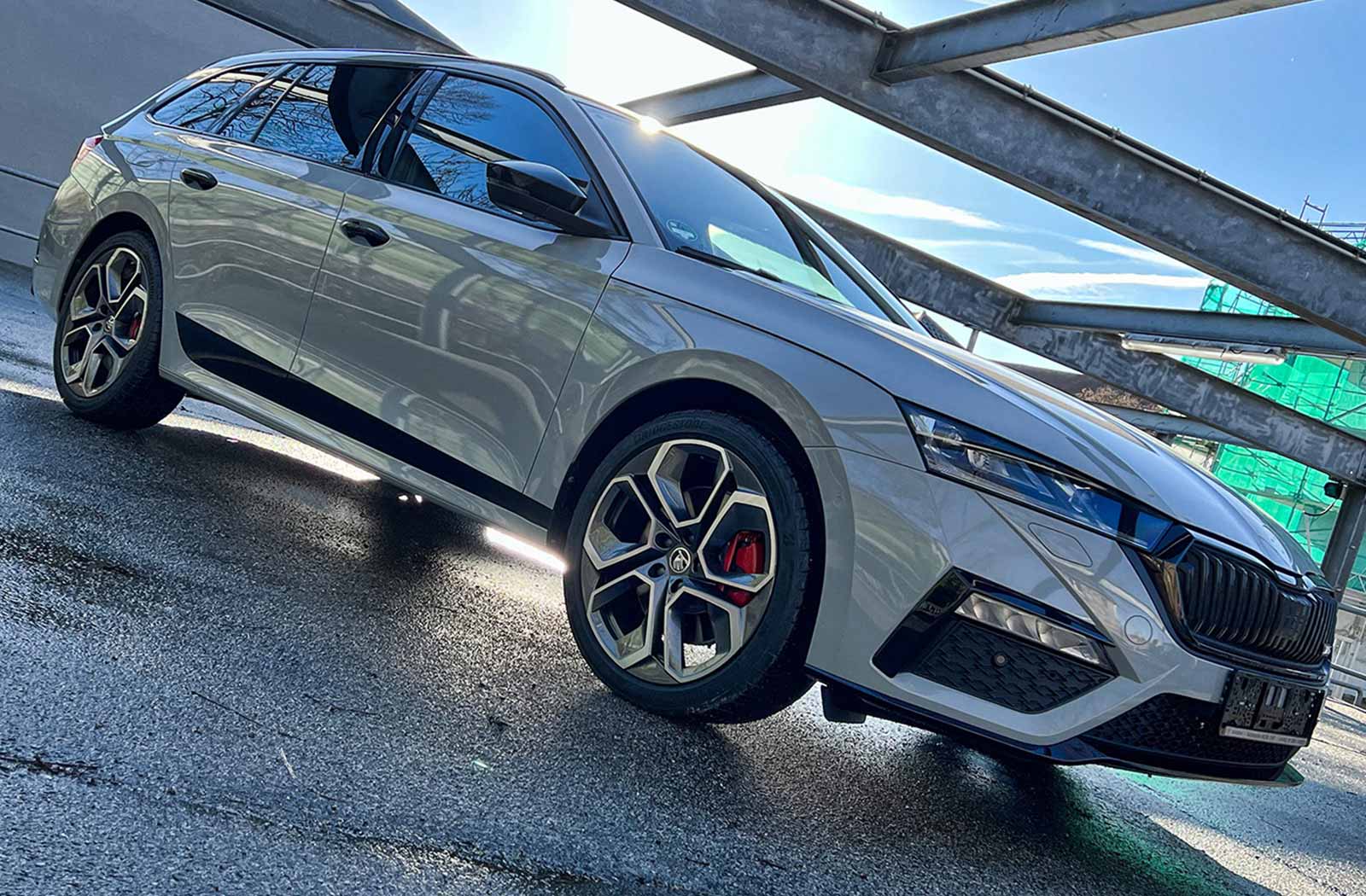 skoda-octavia-rs-oracal-970-telegrau-01