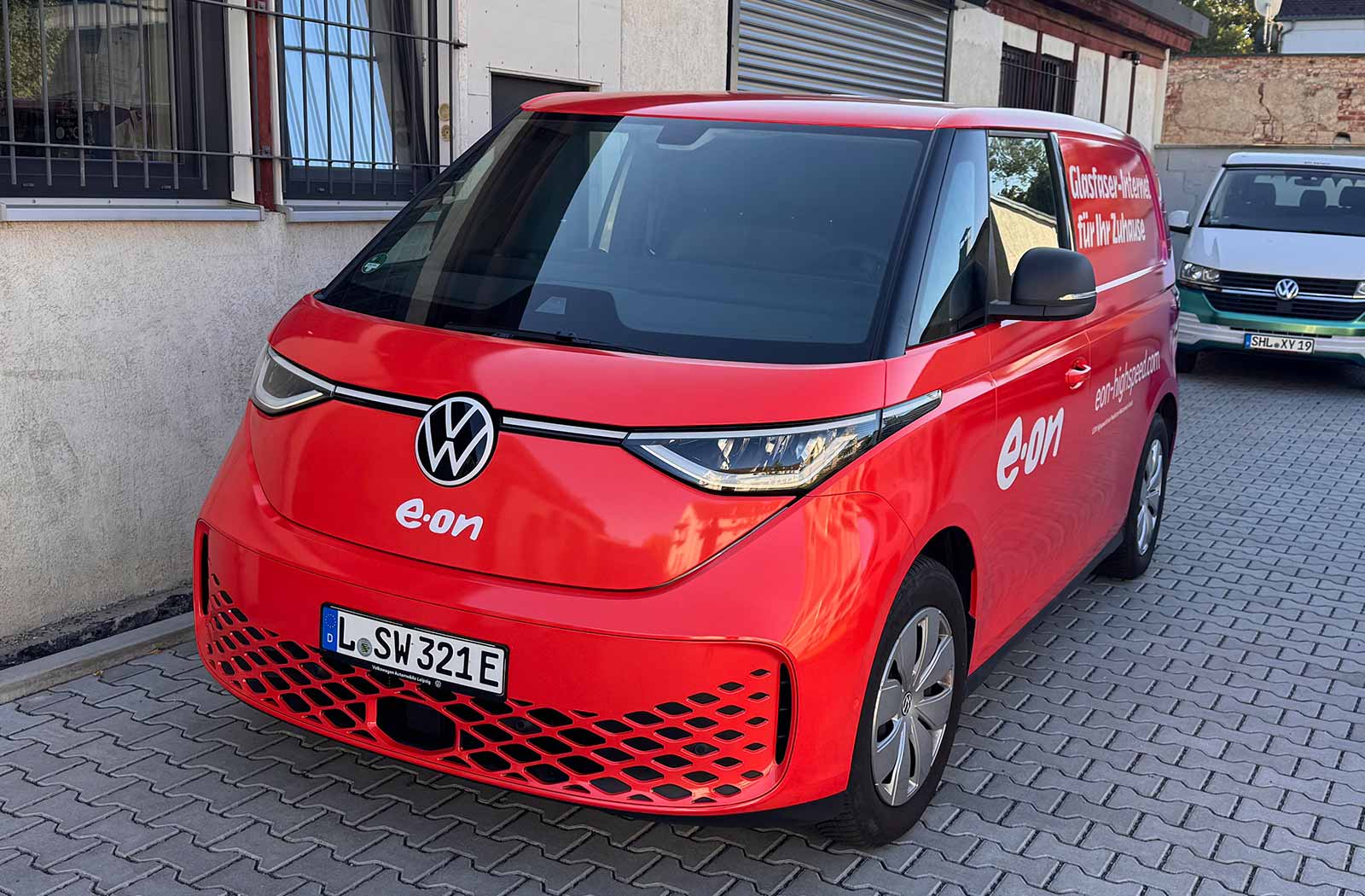 volkswagen-id-buzz-werbebeschriftung-e-on-01
