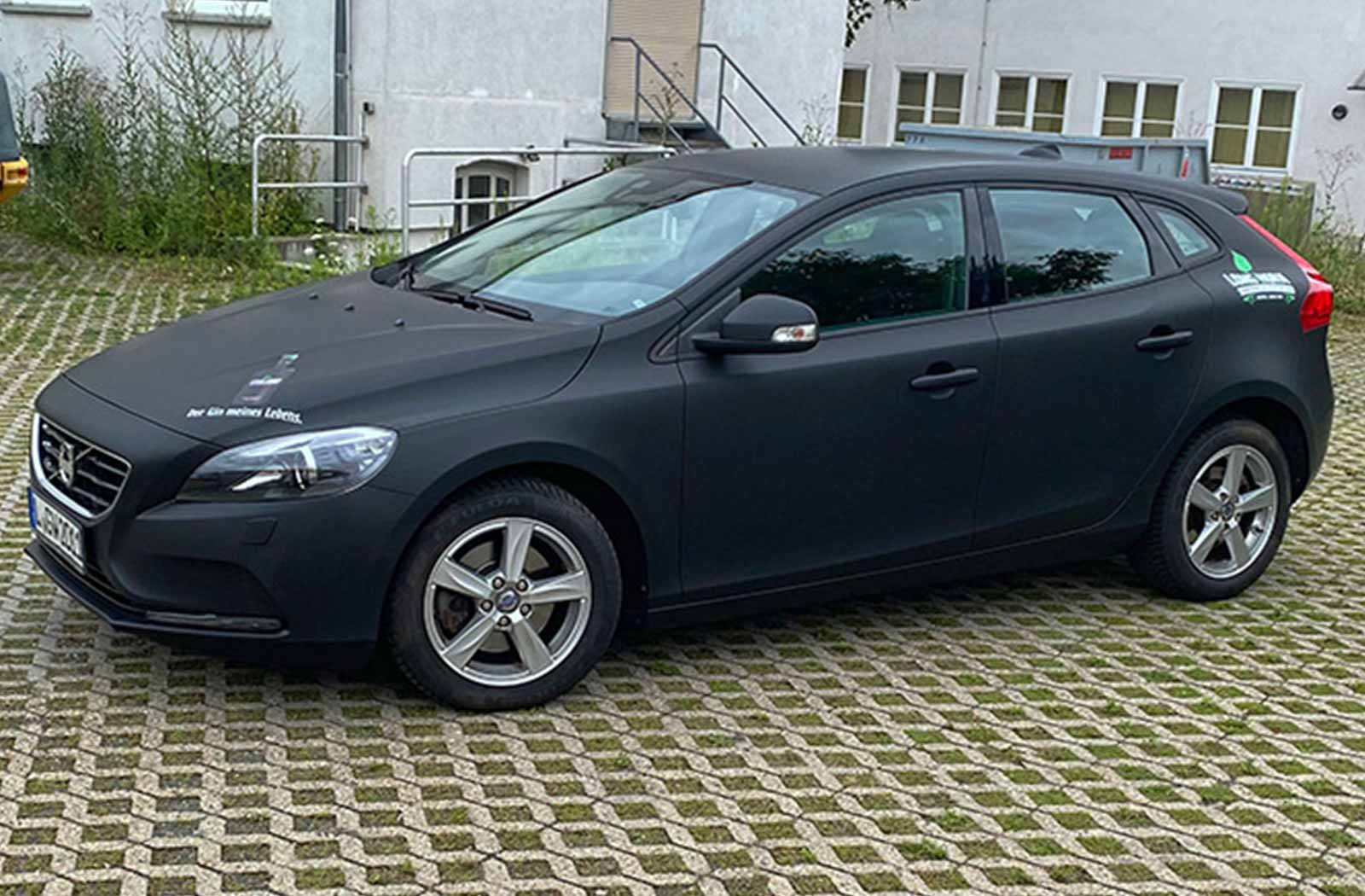 volvo-v40-avery-black-matte-01