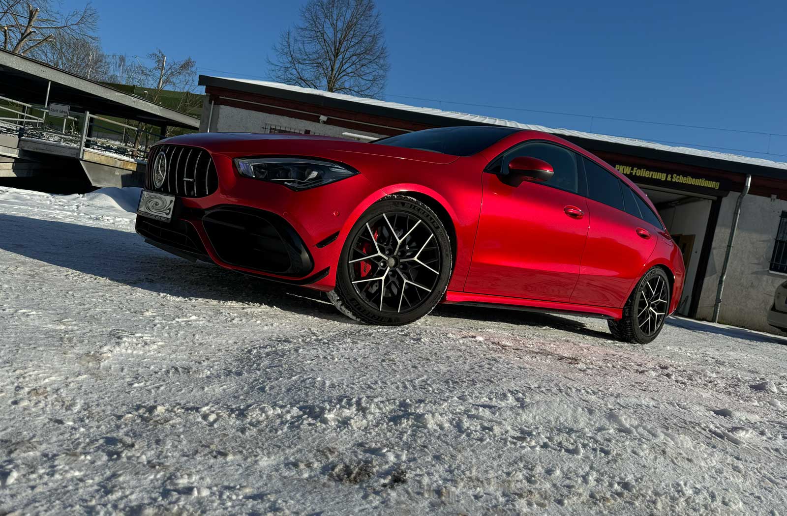 Mercedes Benz CLA Oracal Lipstick Red Mercedes Benz CLA foliert in Oracal Lipstick Red