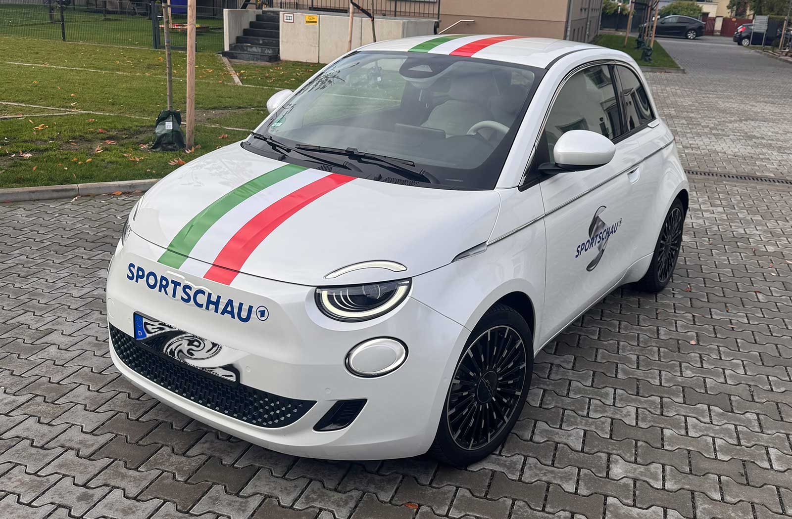 Fiat 500 E Avery SWF Gloss Pearl White Snow Fiat 500 E Avery SWF Gloss Pearl White Snow