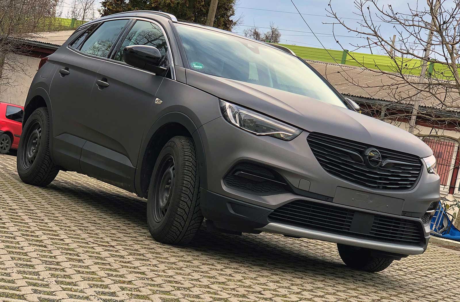 Opel Crossland X Avery Charcoal Matte Metallic Opel Crossland X Avery Charcoal Matte Metallic