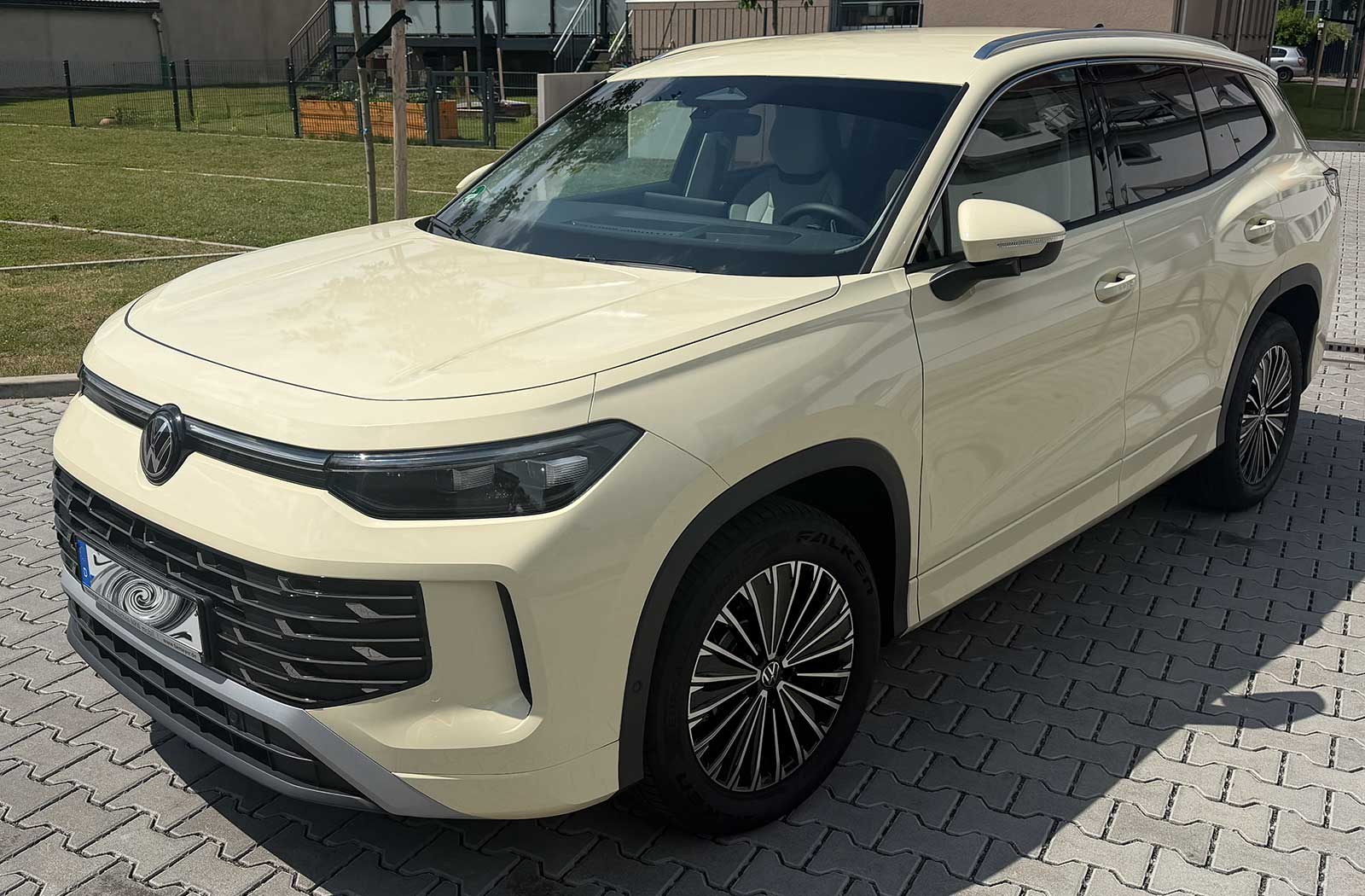 VW Tayron KPMF Hellelfenbein